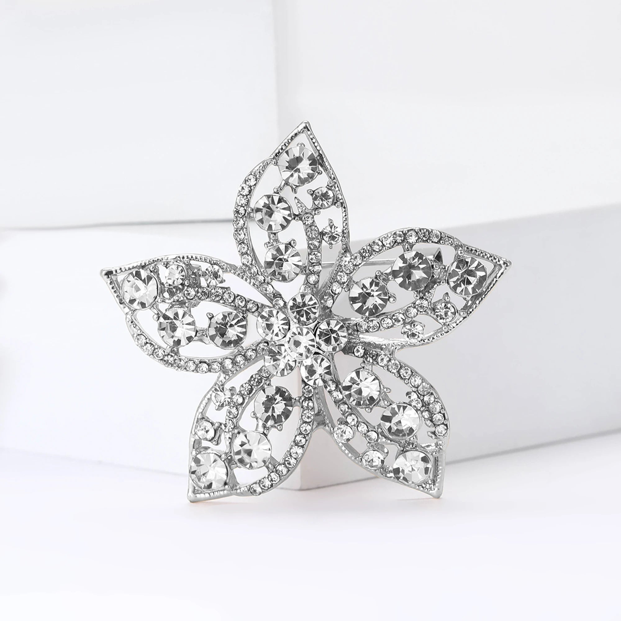 Rhinestone Hollow Camellia Brooches for Women Unisex Pearl Plant Flower Pins Office Party Friend Funny Gifts Jewelry Accessories