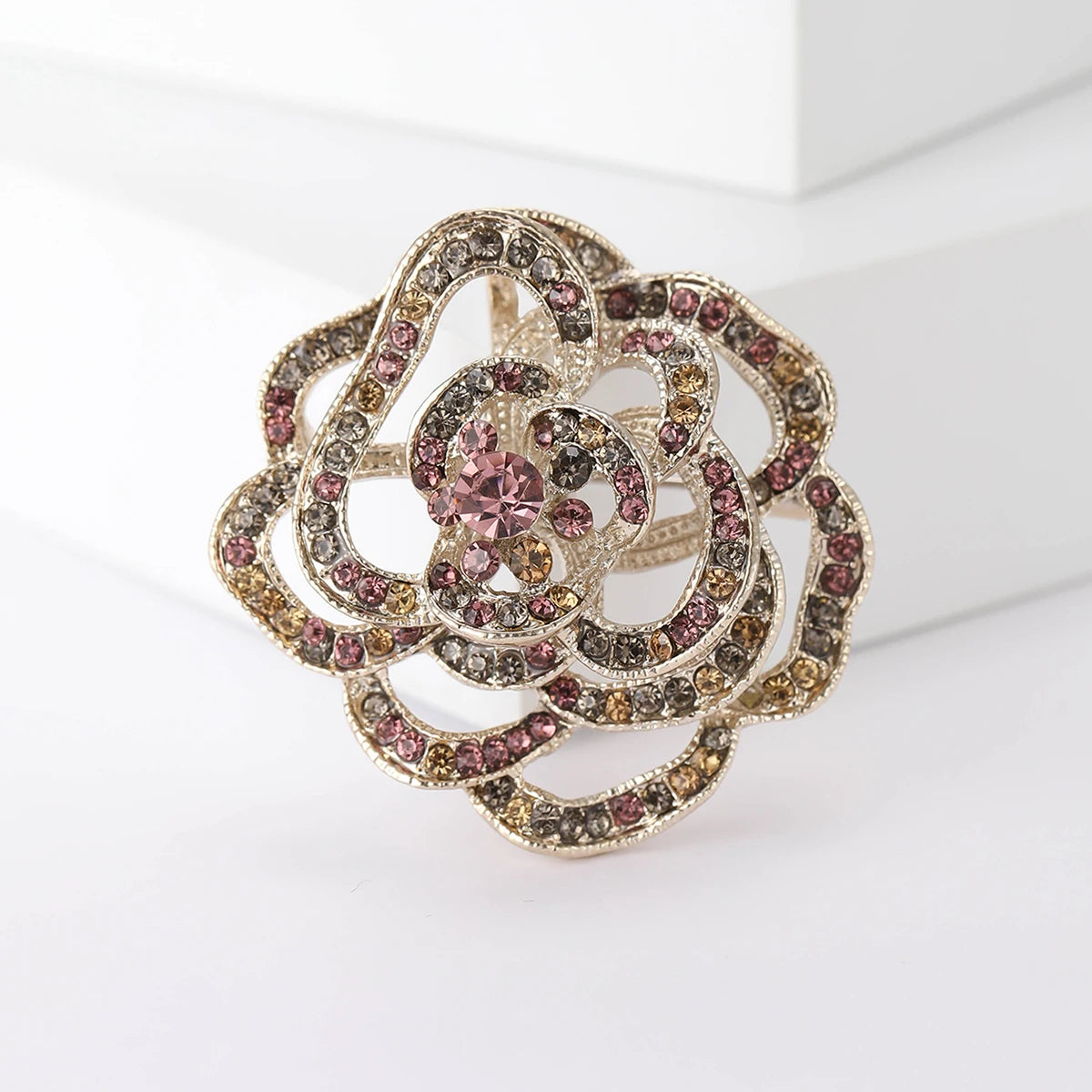 Rhinestone Hollow Camellia Brooches for Women Unisex Pearl Plant Flower Pins Office Party Friend Funny Gifts Jewelry Accessories