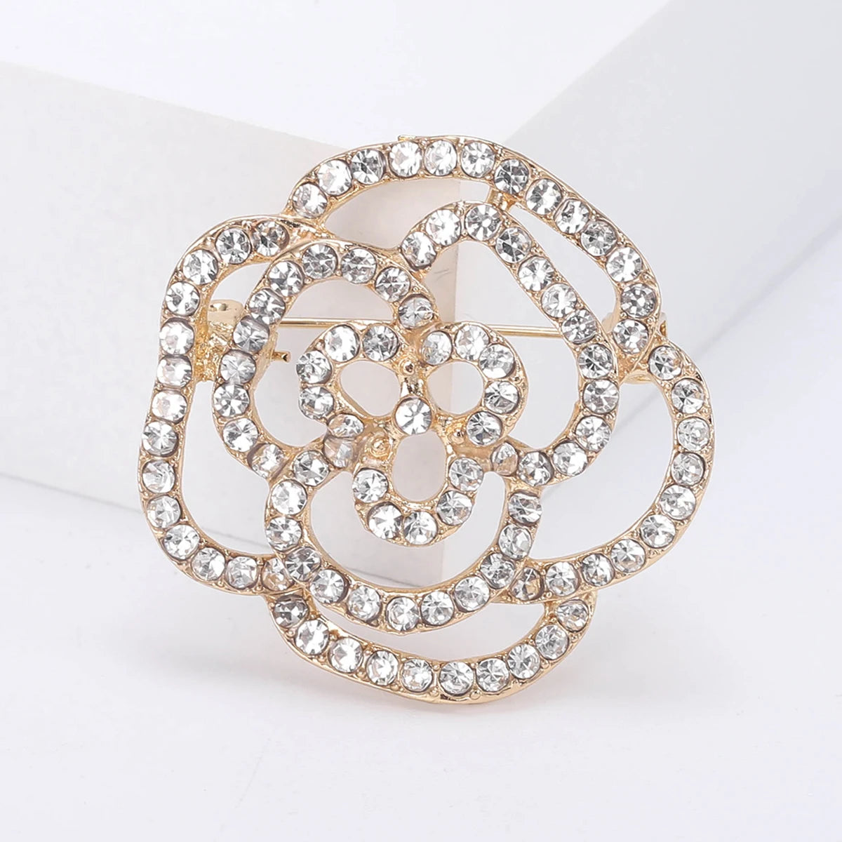 Rhinestone Hollow Camellia Brooches for Women Unisex Pearl Plant Flower Pins Office Party Friend Funny Gifts Jewelry Accessories