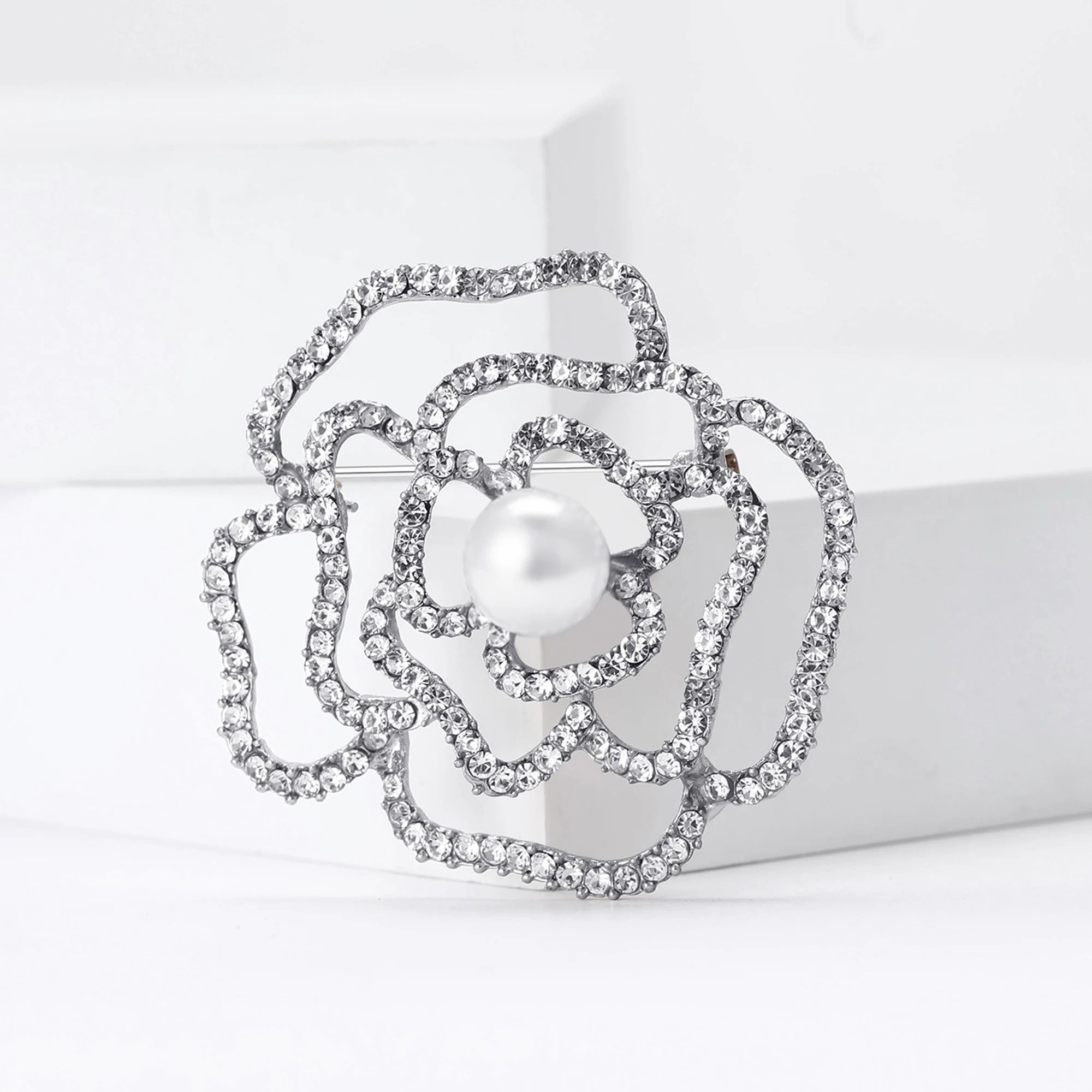 Rhinestone Hollow Camellia Brooches for Women Unisex Pearl Plant Flower Pins Office Party Friend Funny Gifts Jewelry Accessories
