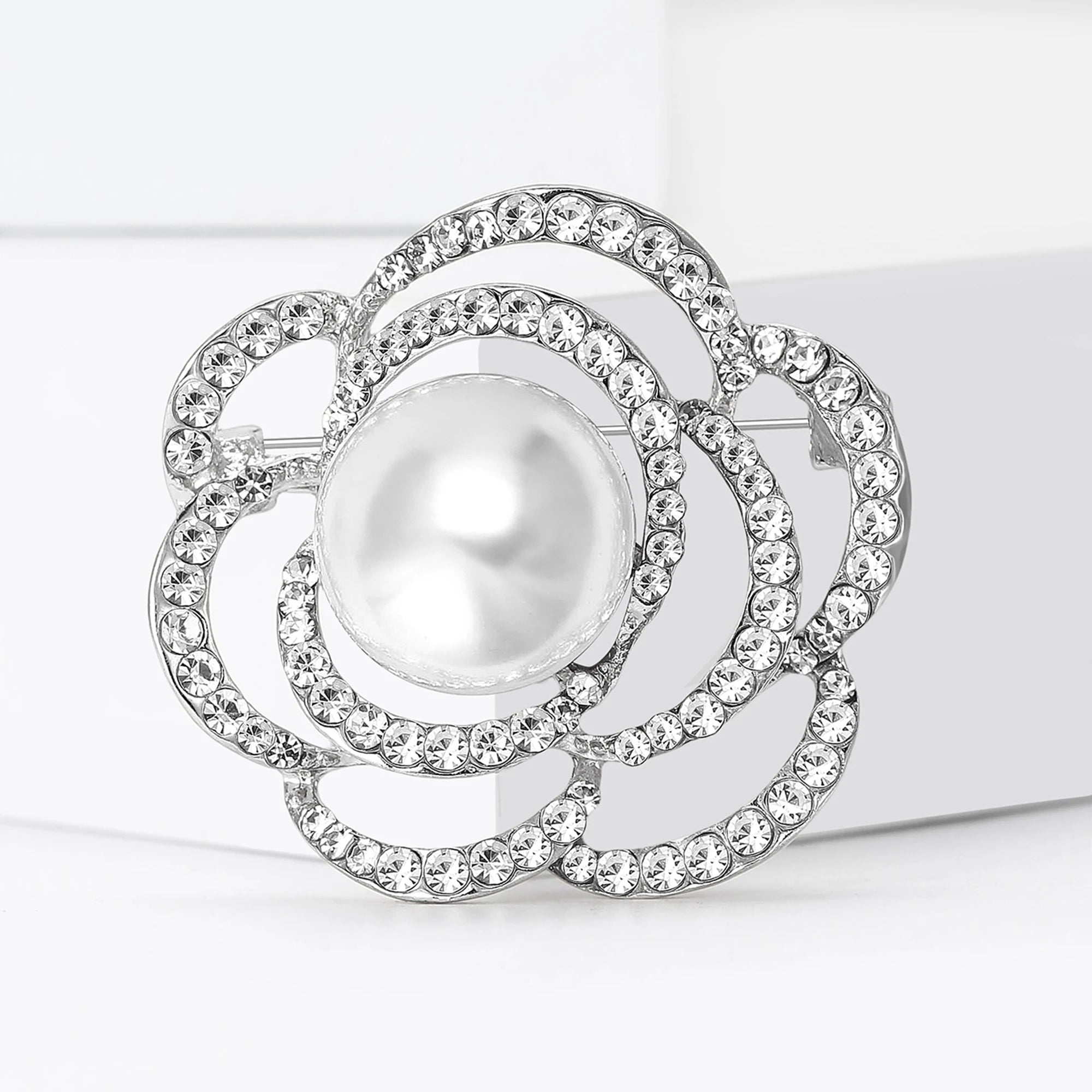 Rhinestone Hollow Camellia Brooches for Women Unisex Pearl Plant Flower Pins Office Party Friend Funny Gifts Jewelry Accessories