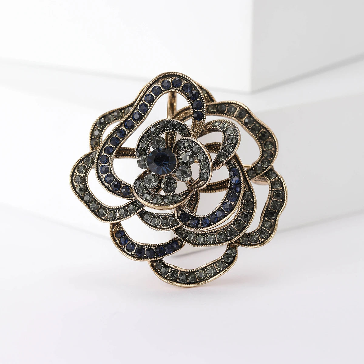 Rhinestone Hollow Camellia Brooches for Women Unisex Pearl Plant Flower Pins Office Party Friend Funny Gifts Jewelry Accessories